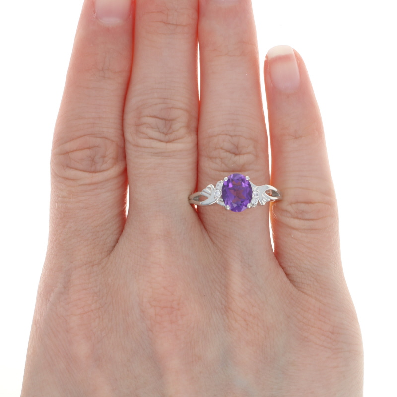 1.95 ctw. Amethyst Ring in 925 Sterling Silver