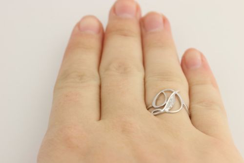 18k White Gold Women/'s Size 5 1//2 Genuine .03ctw NEW Initial D Cocktail Ring